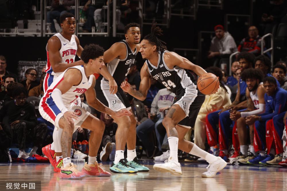 出新专辑的 出新专辑的